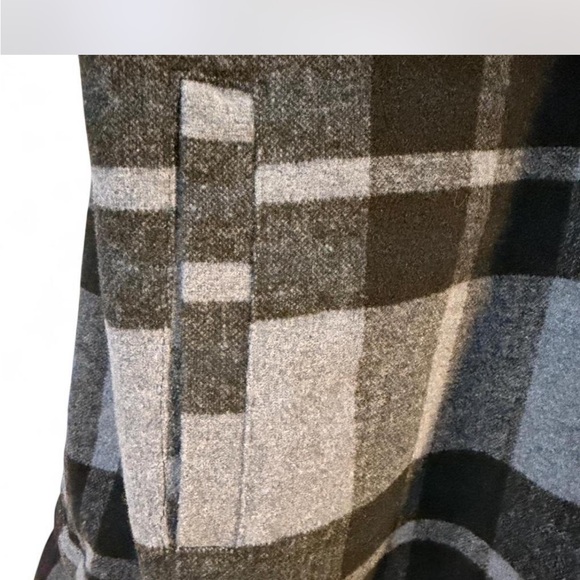 Canyon Guide Outfitters Blue Gray and Black Plaid Cropped Jacket (Shacket) 2X - Picture 4 of 8